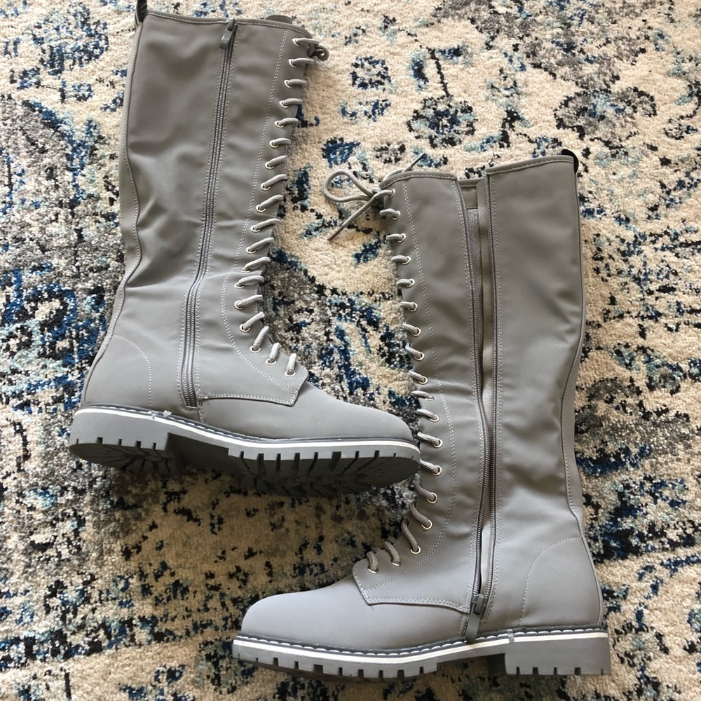Lowest price‼️Adorable gray boots—almost new!